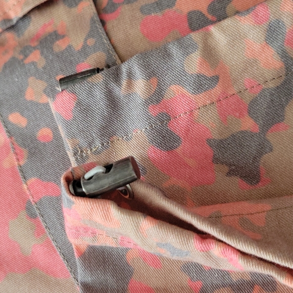 Resort Corps Orange Camo Toxic Cargo Pants - Picture 11 of 11